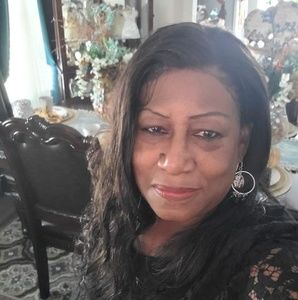 Meet your Posher, Gloria